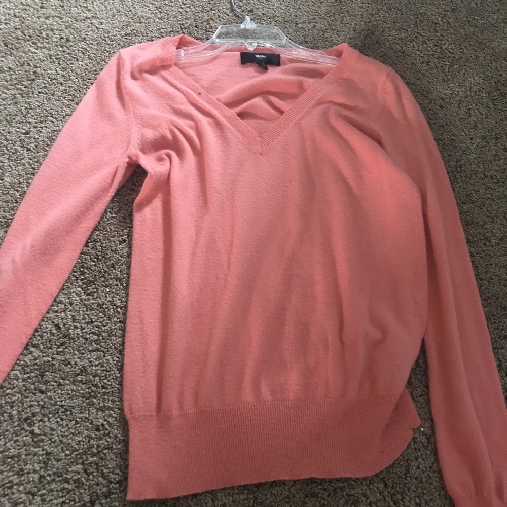 A sweater longsleeve top